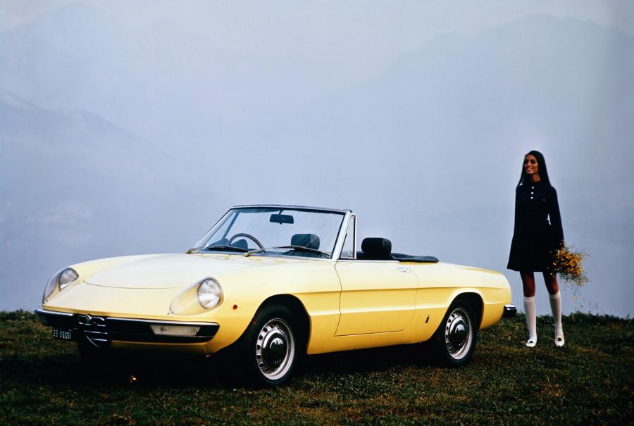  Alfa Romeo 1750 Spider Veloce (105) 1969 года  (фото 1 из 14)
